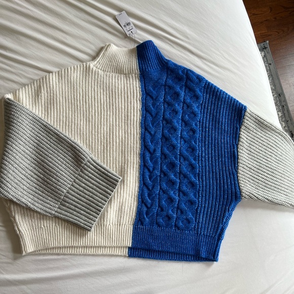 Express Color Block Sweater - Picture 5 of 9